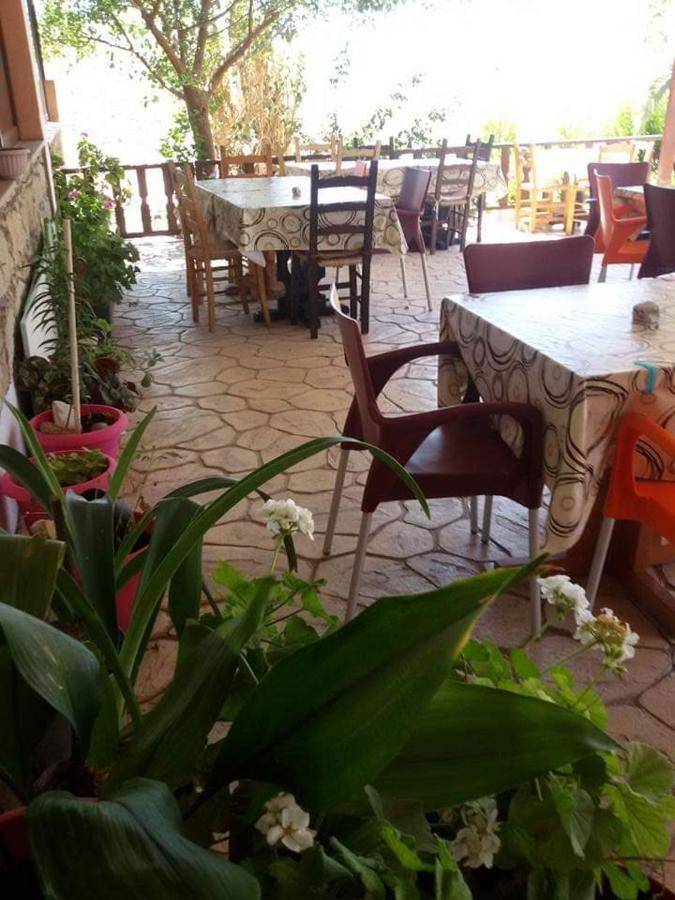 Extreme View Cafe And Rooms To Let Prastio  Εξωτερικό φωτογραφία